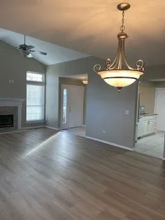 $340,000 | 1607 Camberley Court, Unit 4, Bartlett, IL 60103