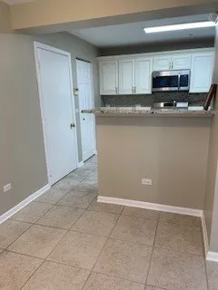 $340,000 | 1607 Camberley Court, Unit 4, Bartlett, IL 60103