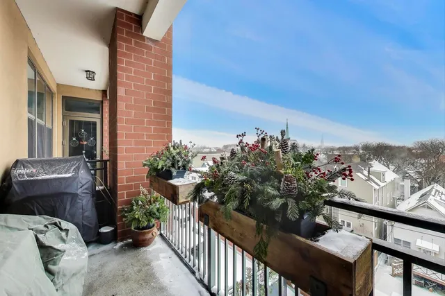 $650,000 | 3140 North Sheffield Avenue, Unit 504, Chicago, IL 60657