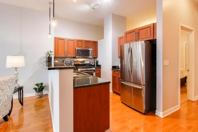 $650,000 | 3140 North Sheffield Avenue, Unit 504, Chicago, IL 60657