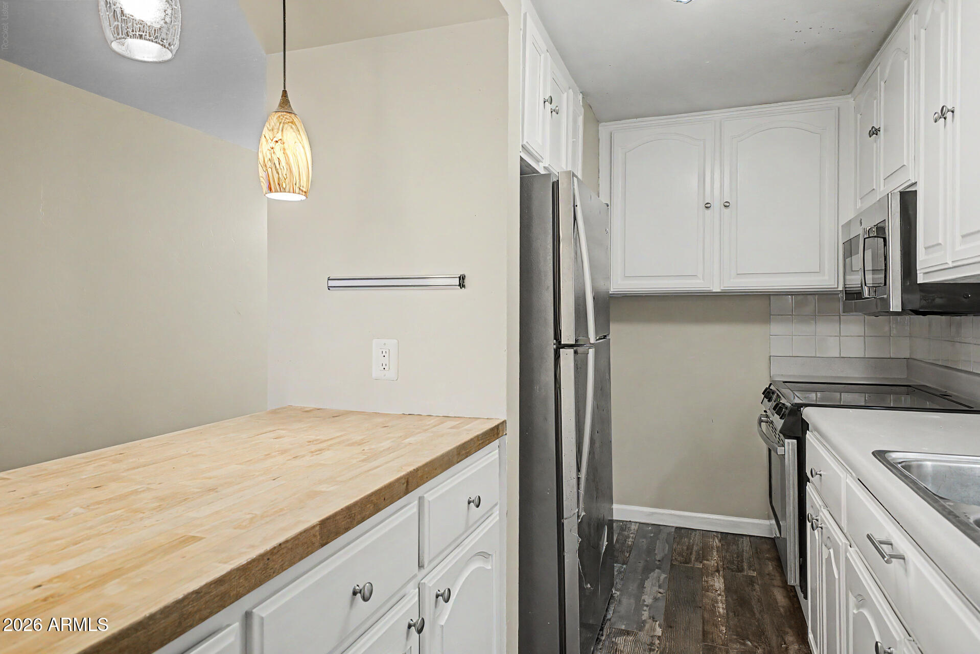 424 West Brown Road, Unit 207 Mesa, AZ 85201 - Photo 3 of 24 Kitchen