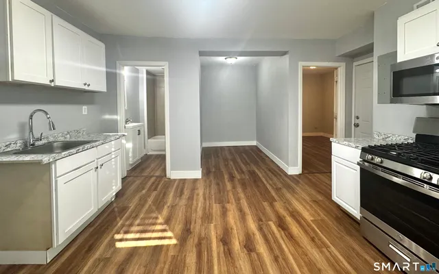 $800 | 6 Grove Court, Waterbury, CT 06710