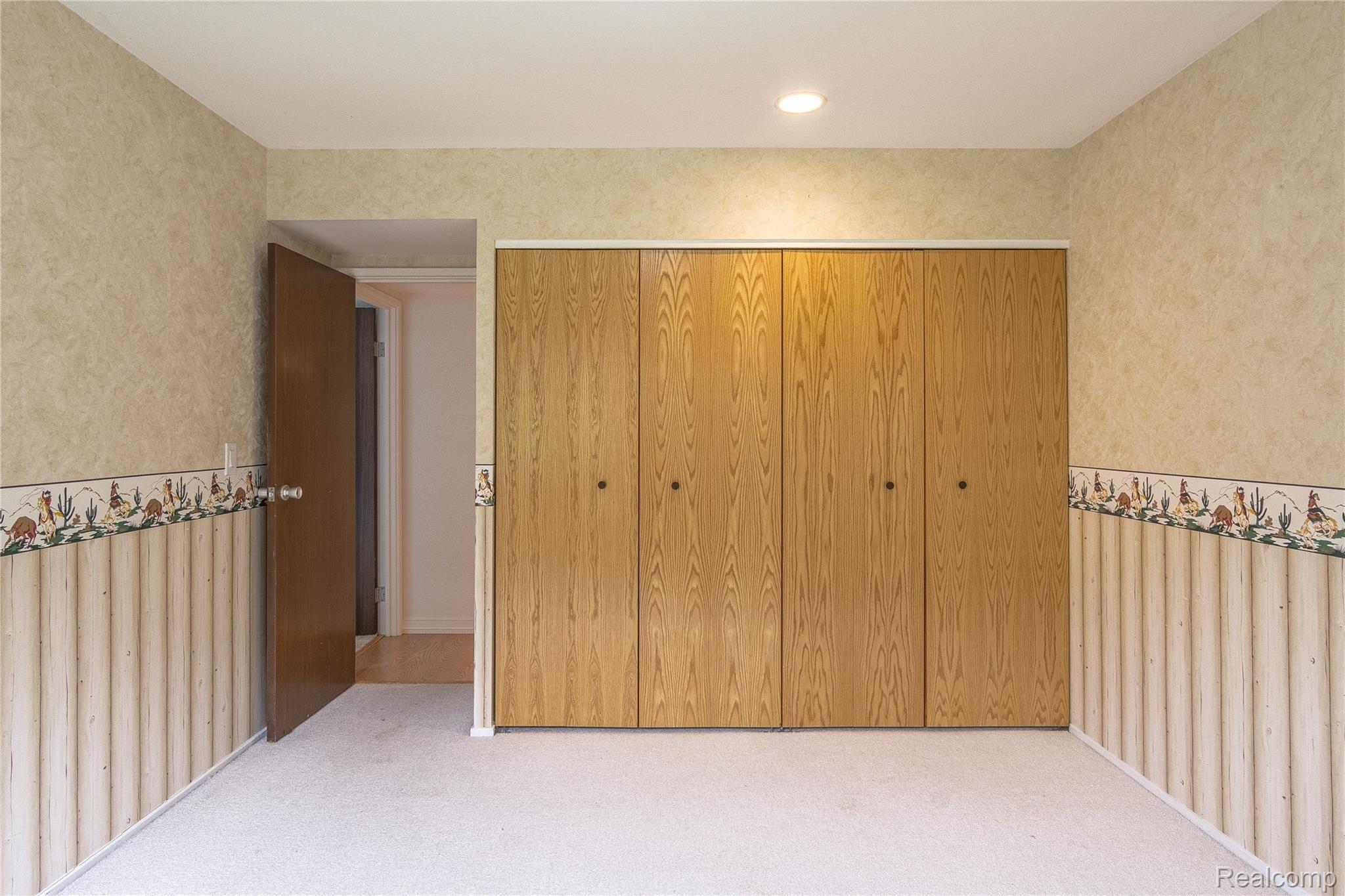 1245 South Maple Road, Unit 105 Ann Arbor, MI 48103 - Photo 10 of 22 Interiors (15 of 23).jpg