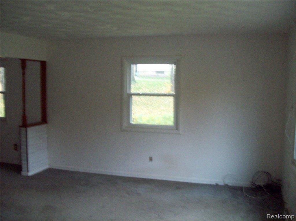 5909 Schafer Road Lansing, MI 48911 - Photo 6 of 11 103_0249