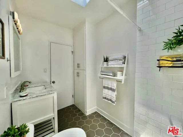 $2,999 | 1217 North Virgil Avenue, Unit 7B, Los Angeles, CA 90029