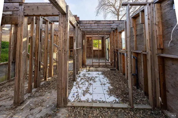 a view of entryway front of house