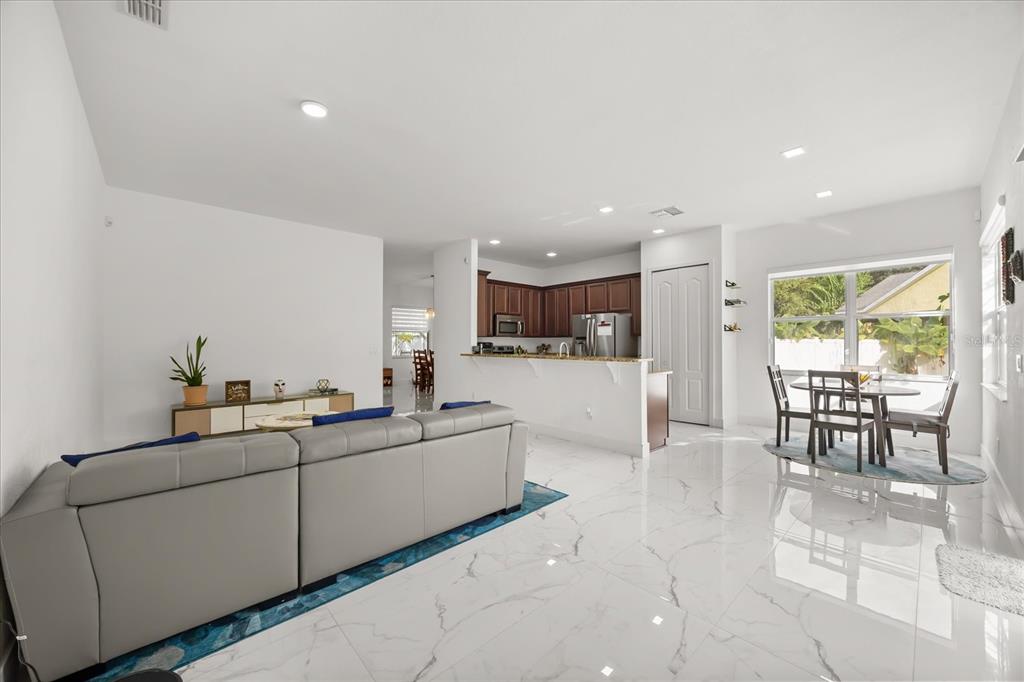 6846 Helmsley Circle Windermere, FL 34786 - Photo 7 of 40