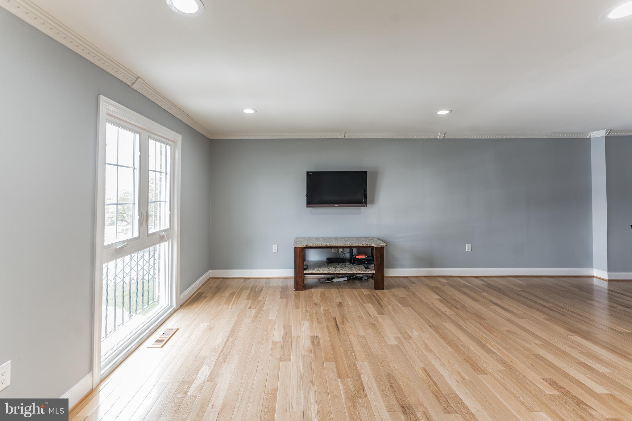 3238 Kilburn Road Philadelphia, PA 19114 - Photo 2 of 30 Gallery Image 2