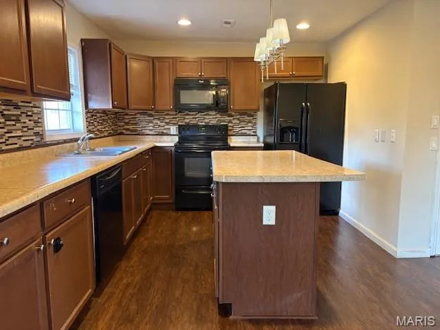 $234,900 | 30 Grainey Drive, Glen Carbon, IL 62034