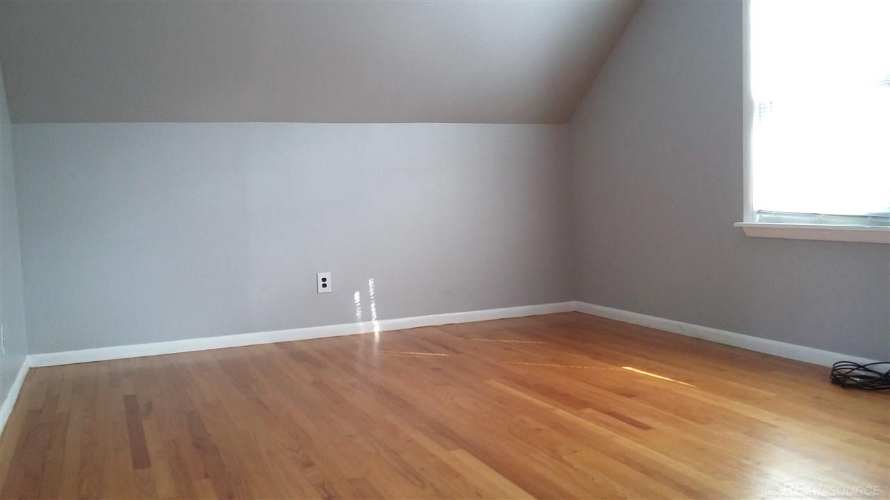 2057 Wiltshire Road Berkley, MI 48072 - Photo 24 of 36