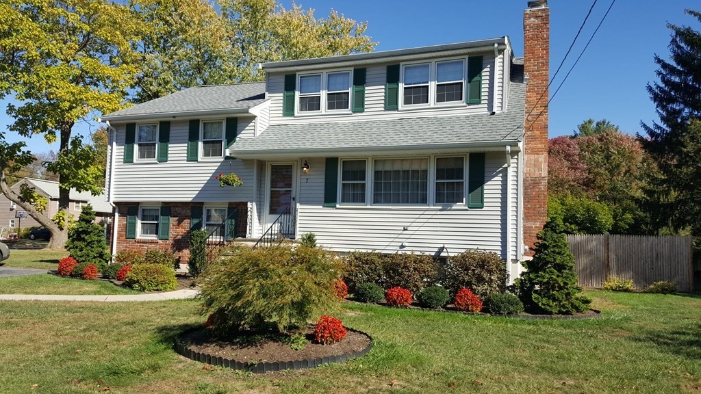 7 Spring Valley Road Burlington, MA 01803 - Photo 4 of 36 Gallery Image 4