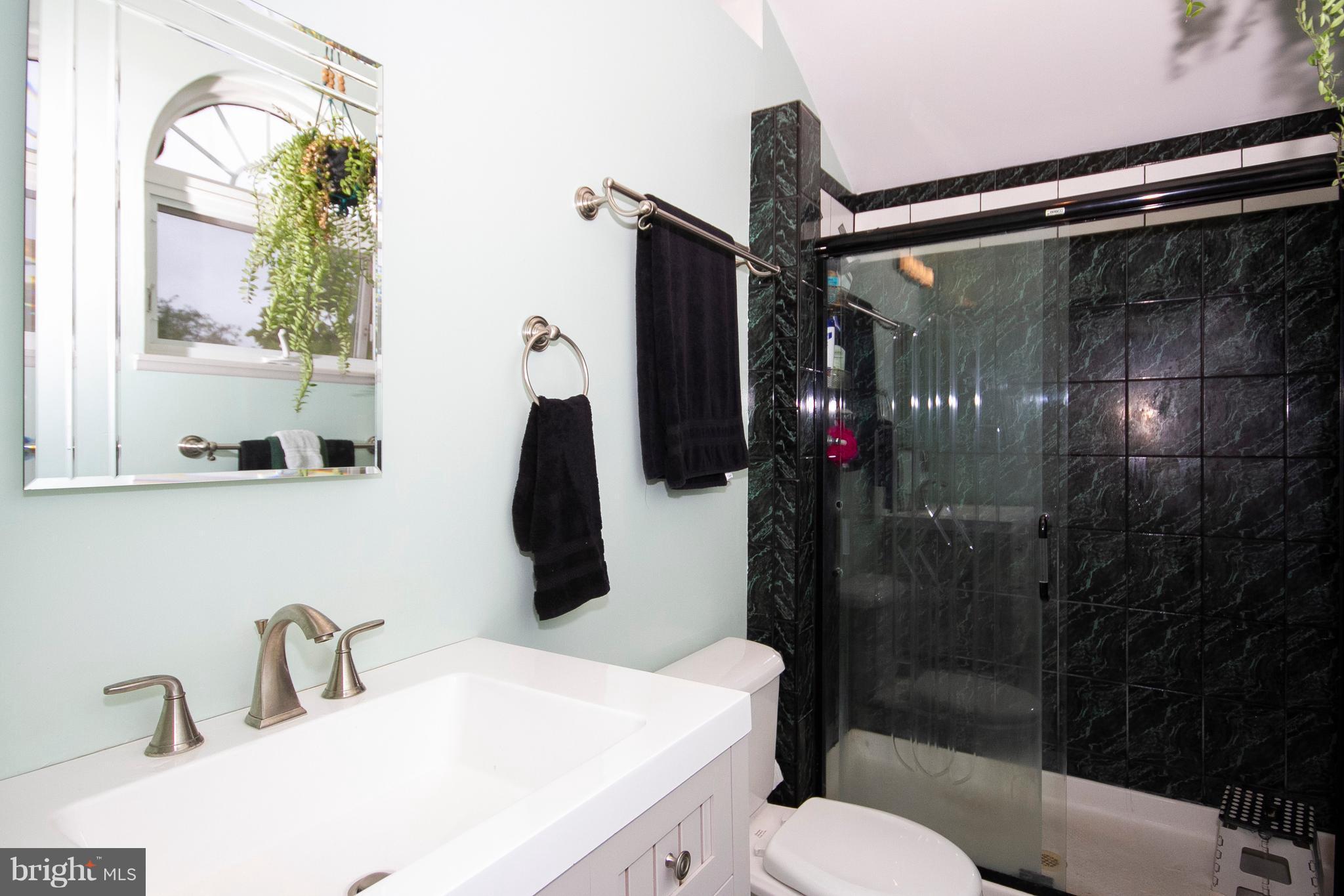 2805 Willoughby Road Baltimore, MD 21234 - Photo 14 of 21 Bath