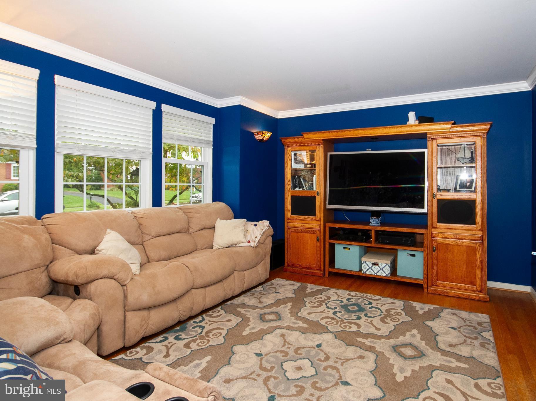 2805 Willoughby Road Baltimore, MD 21234 - Photo 4 of 21 Living Room
