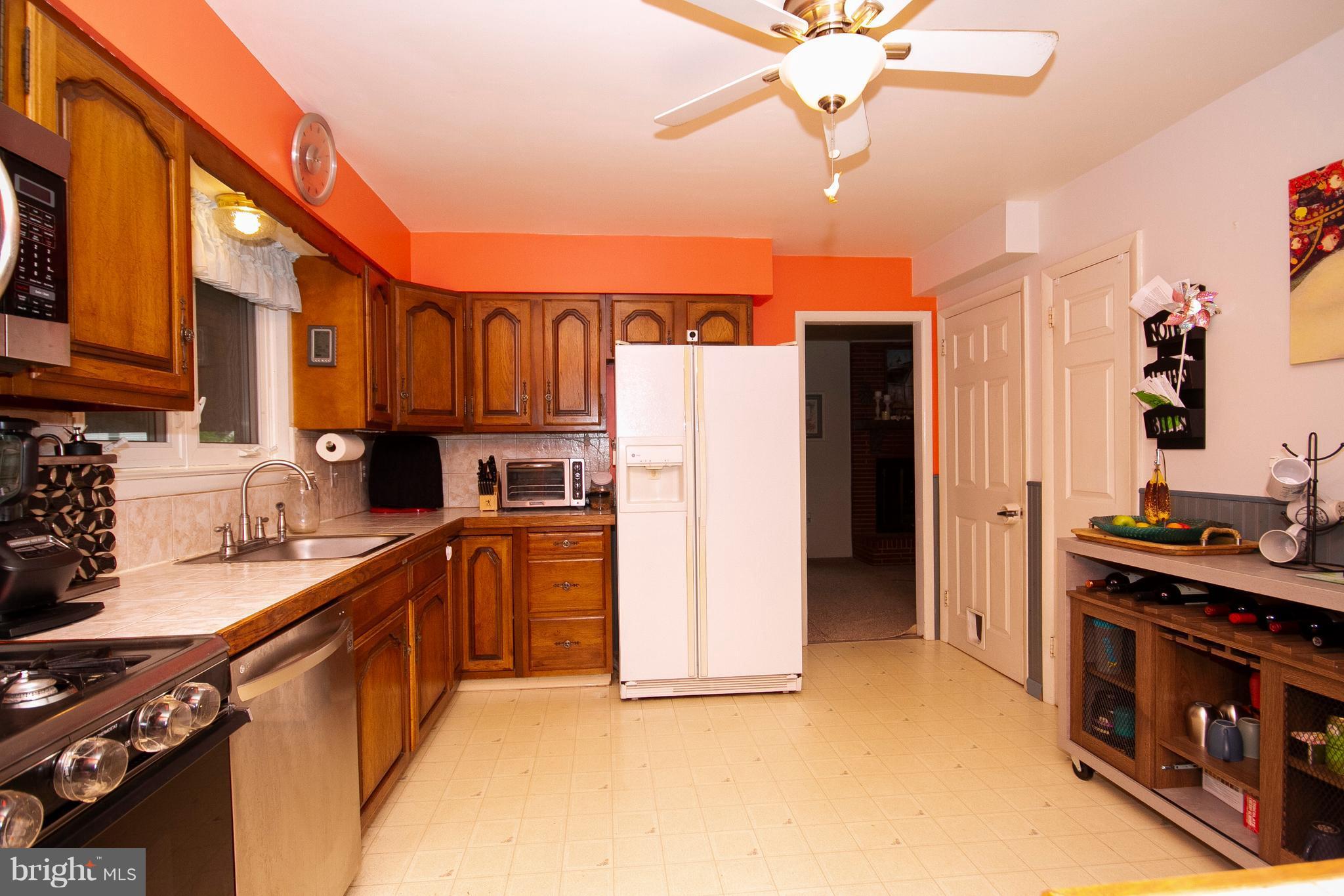 2805 Willoughby Road Baltimore, MD 21234 - Photo 7 of 21 Kitchen