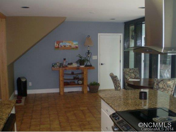 16 Firefly Road Whittier, NC 28789 - Photo 12 of 20 Gallery Image 12