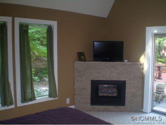 16 Firefly Road Whittier, NC 28789 - Photo 14 of 20 Gallery Image 14