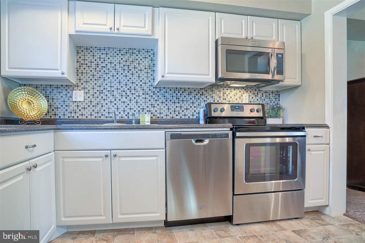1621 Devers Road York, PA 17404 - Photo 4 of 25
