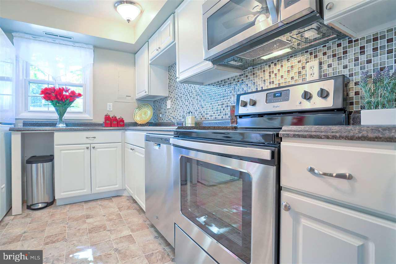 1621 Devers Road York, PA 17404 - Photo 5 of 25