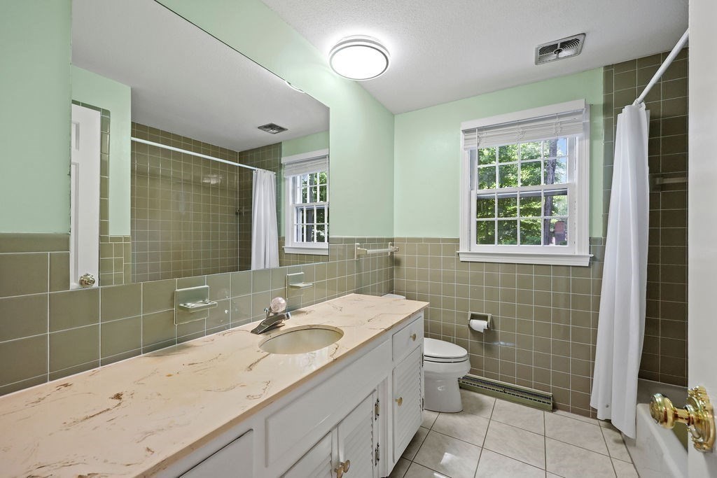 84 Brewster Road West Springfield, MA 01089 - Photo 18 of 35