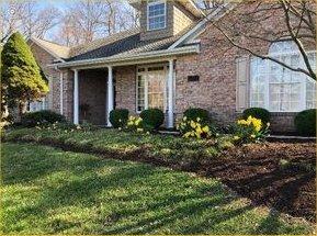 163 Stonehaven LN Front
