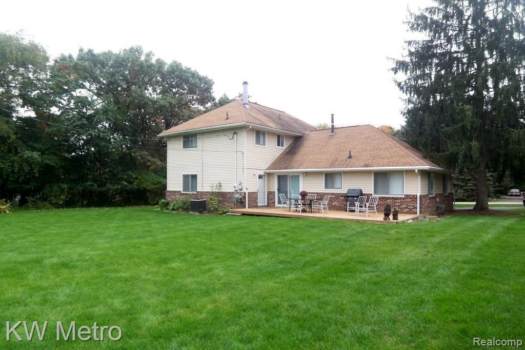 225 West Maryknoll Road Rochester Hills, MI 48309 - Photo 2 of 32