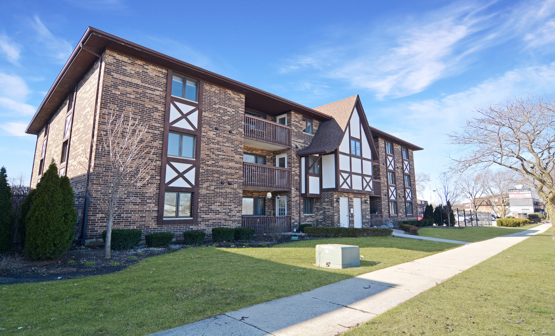 10620 Ridgeland Avenue, Unit 3C Chicago Ridge, IL 60415 - Photo 1 of 16 a view of house with a yard