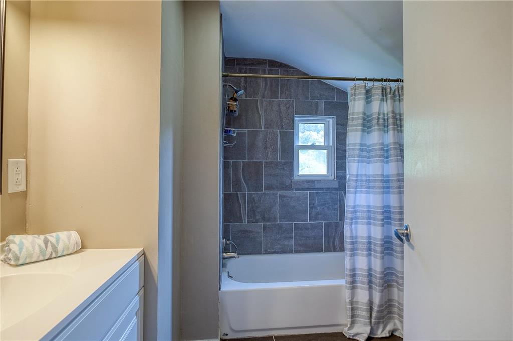 953 Roland Road Pittsburgh, PA 15221 - Photo 14 of 24 Gallery Image 14