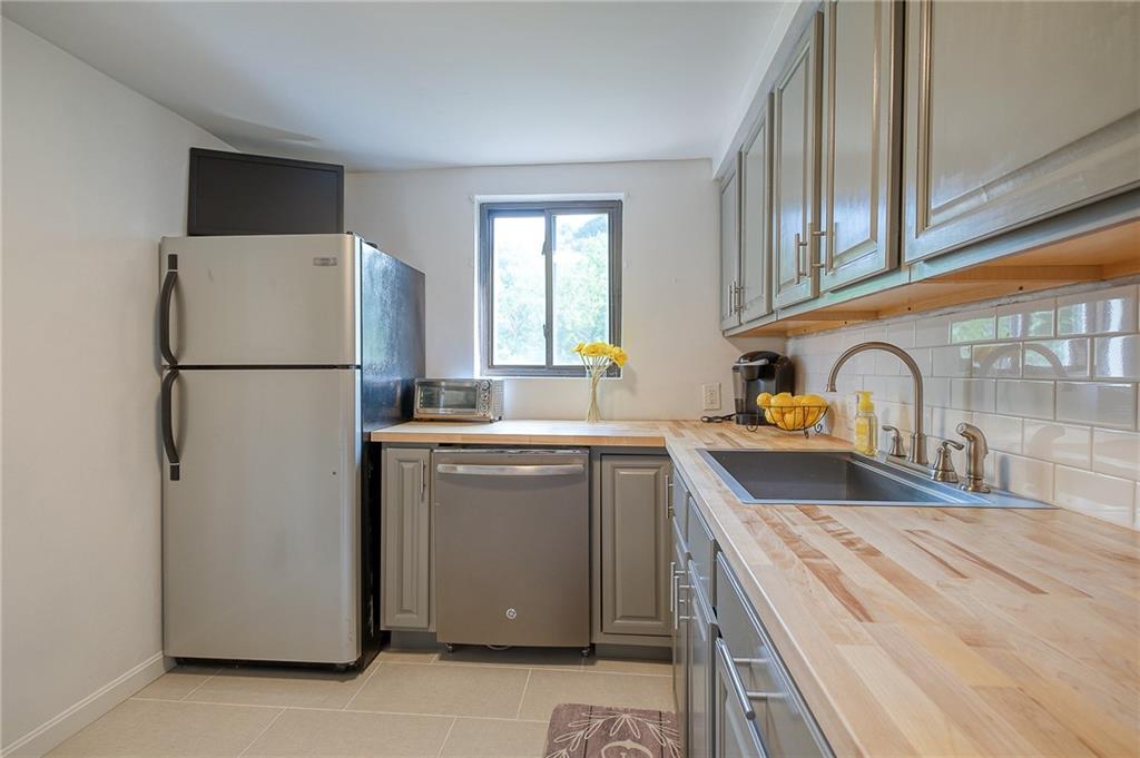 953 Roland Road Pittsburgh, PA 15221 - Photo 9 of 24 Gallery Image 9