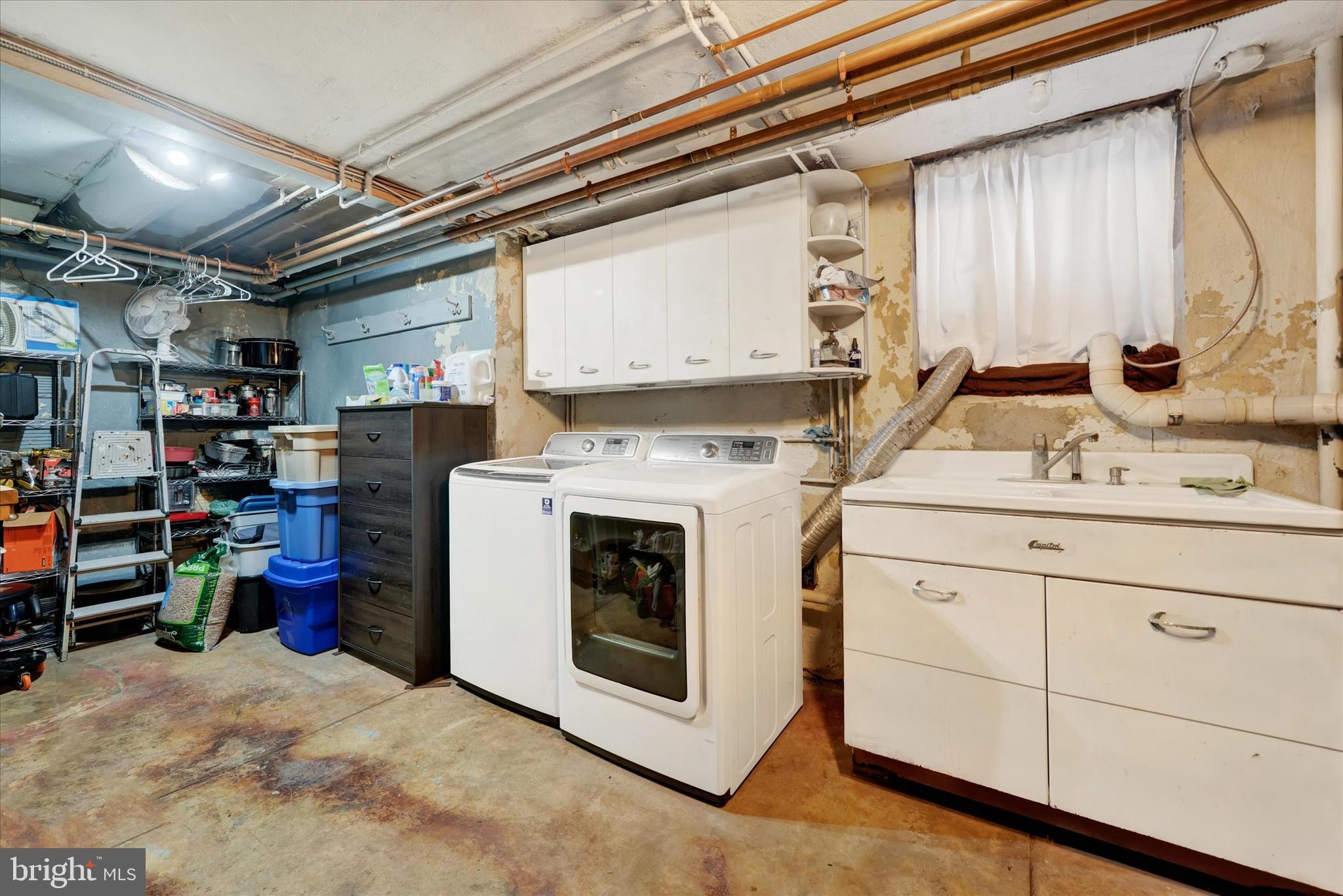 1711 Alsace Road Reading, PA 19604 - Photo 34 of 45 a utility room with dryer and washer