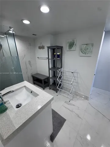 $3,200 | 1500 South Ocean Drive, Unit 10J, Hollywood, FL 33019