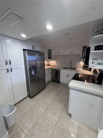 $3,200 | 1500 South Ocean Drive, Unit 10J, Hollywood, FL 33019