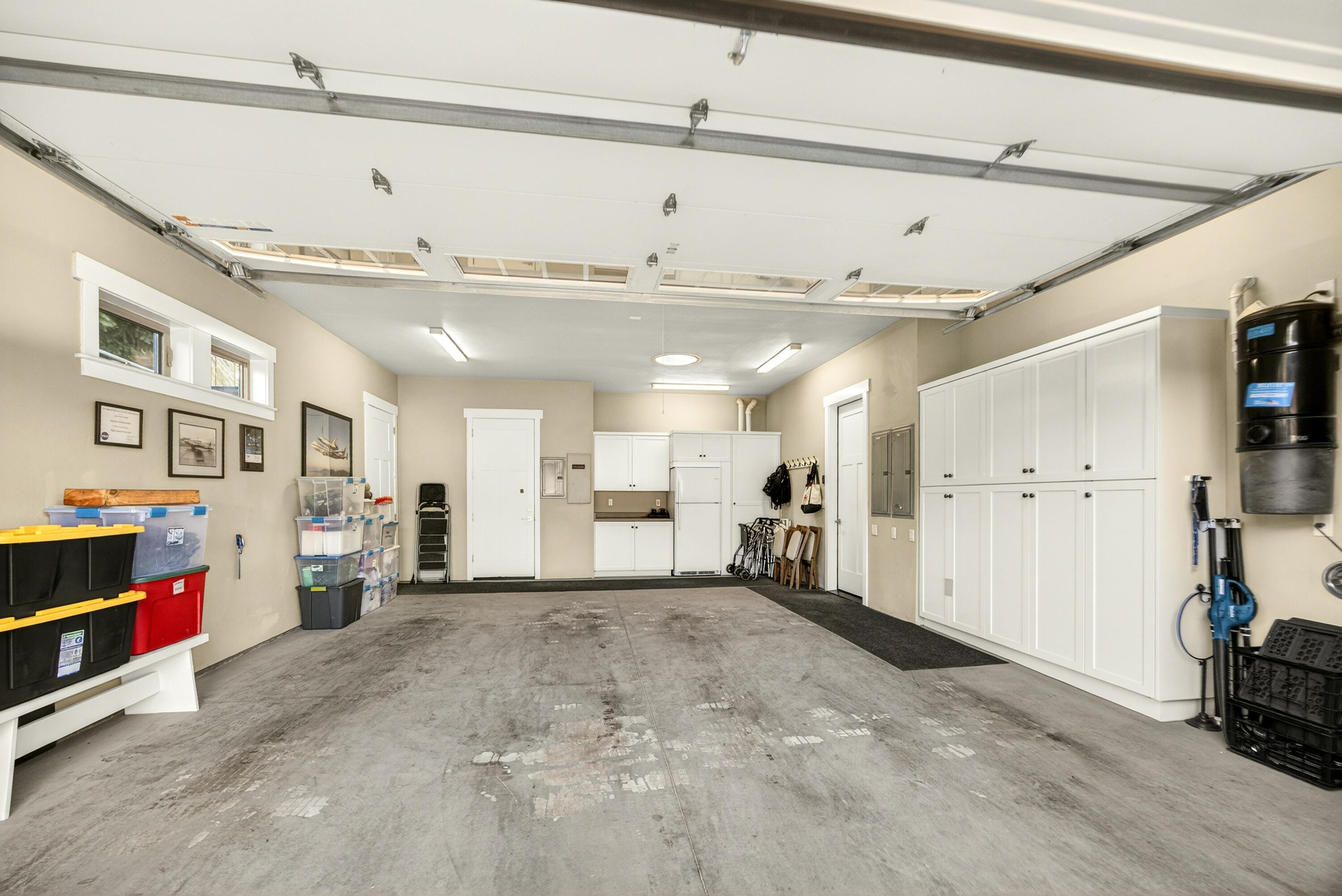 930 Granite Ridge Circle Jacksonville, OR 97530 - Photo 69 of 79 Sizeable garage w/ refrigerator.