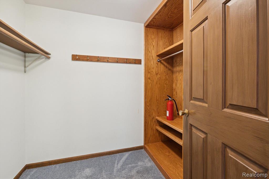 6182 Oak Valley Road Brighton, MI 48116 - Photo 30 of 69 Gallery Image 30