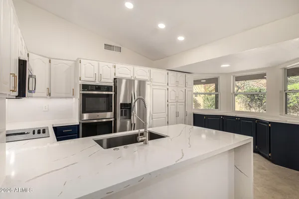 $690,000 | 834 North Oak Court, Chandler, AZ 85226