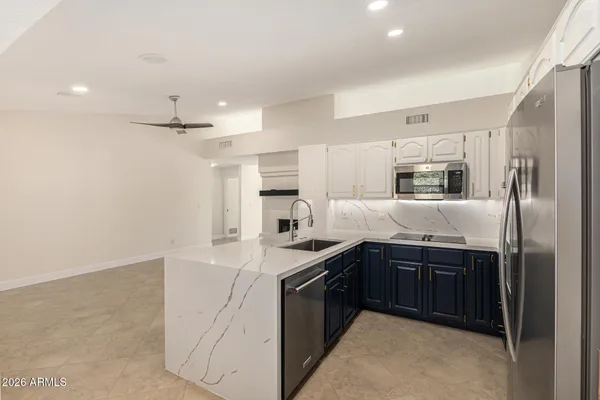 $690,000 | 834 North Oak Court, Chandler, AZ 85226