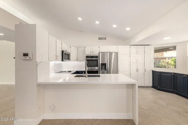 $690,000 | 834 North Oak Court, Chandler, AZ 85226