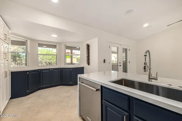 $690,000 | 834 North Oak Court, Chandler, AZ 85226