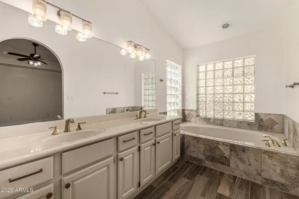 $690,000 | 834 North Oak Court, Chandler, AZ 85226