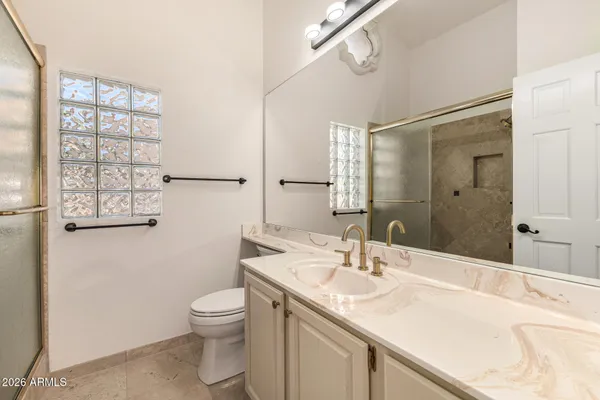 $690,000 | 834 North Oak Court, Chandler, AZ 85226