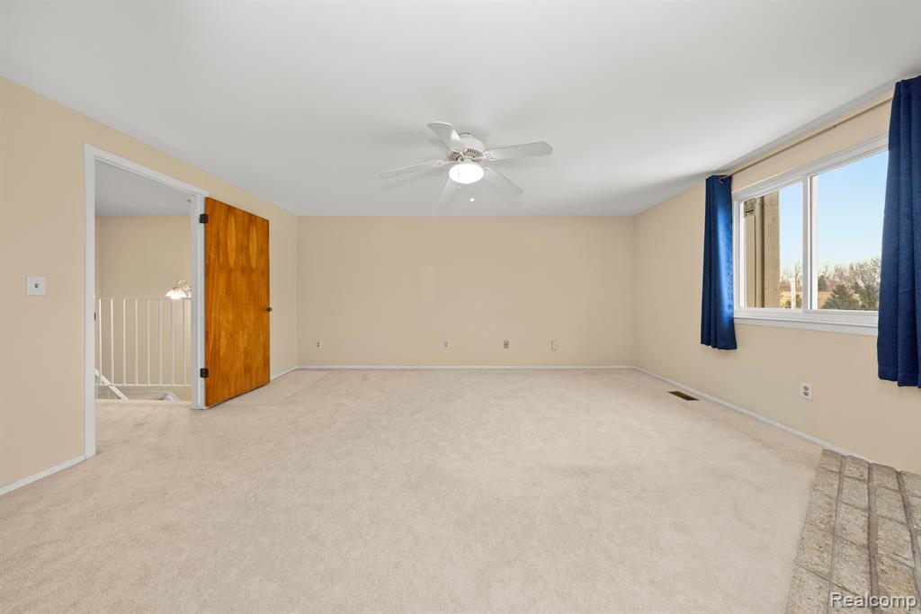 694 Tennyson Rochester Hills, MI 48307 - Photo 18 of 28