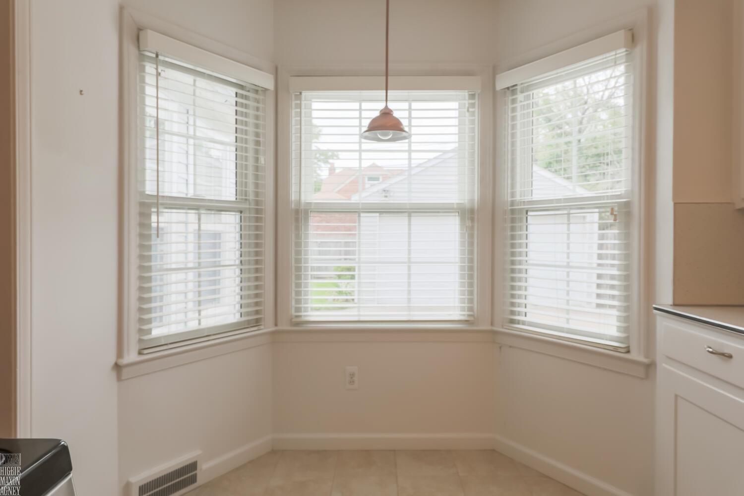 430 Lothrop Road Grosse Pointe, MI 48236 - Photo 15 of 25 50088354-14.JPG