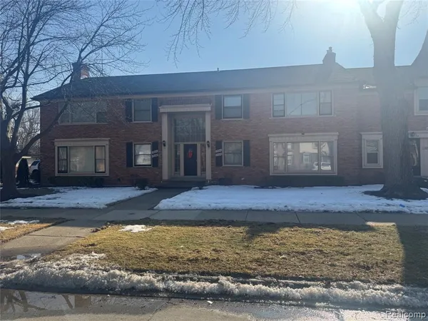 $94,900 | 19648 Fleetwood Drive, Harper Woods, MI 48225