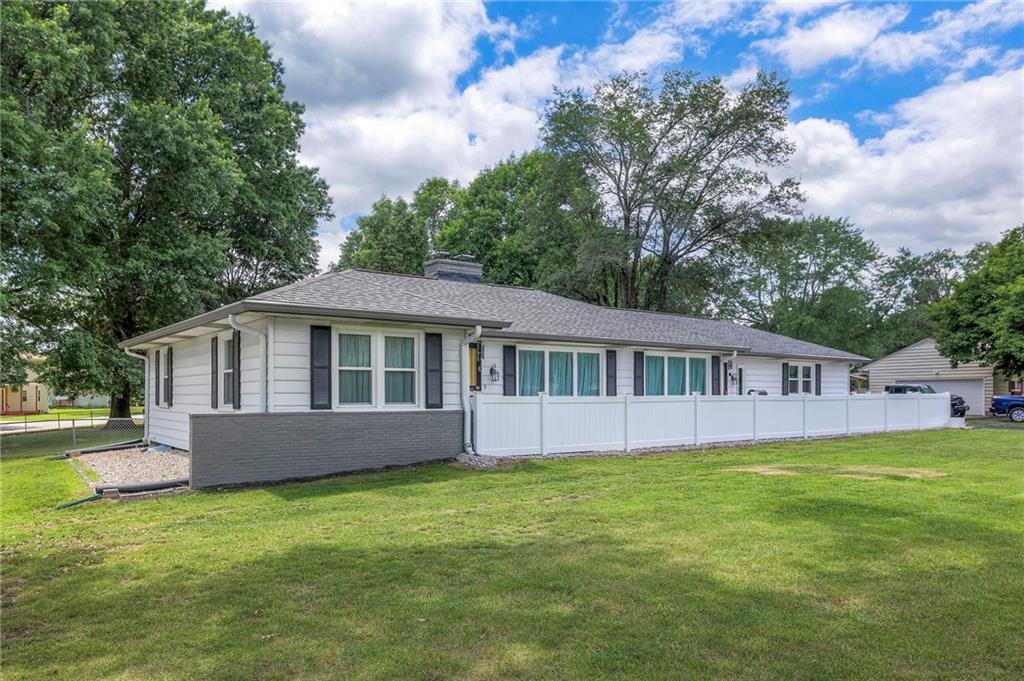 6215 Longview Road Kansas City, MO 64134 - Photo 3 of 40