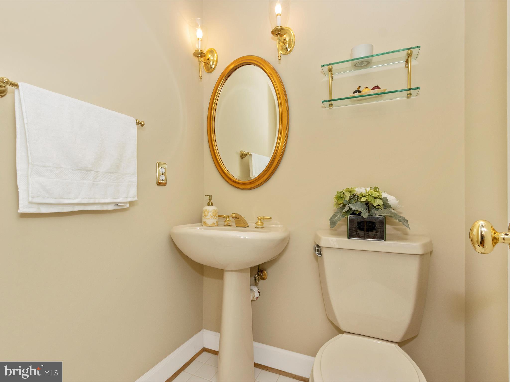 8422 Bells Ridge Terrace Potomac, MD 20854 - Photo 27 of 49 Powder Room