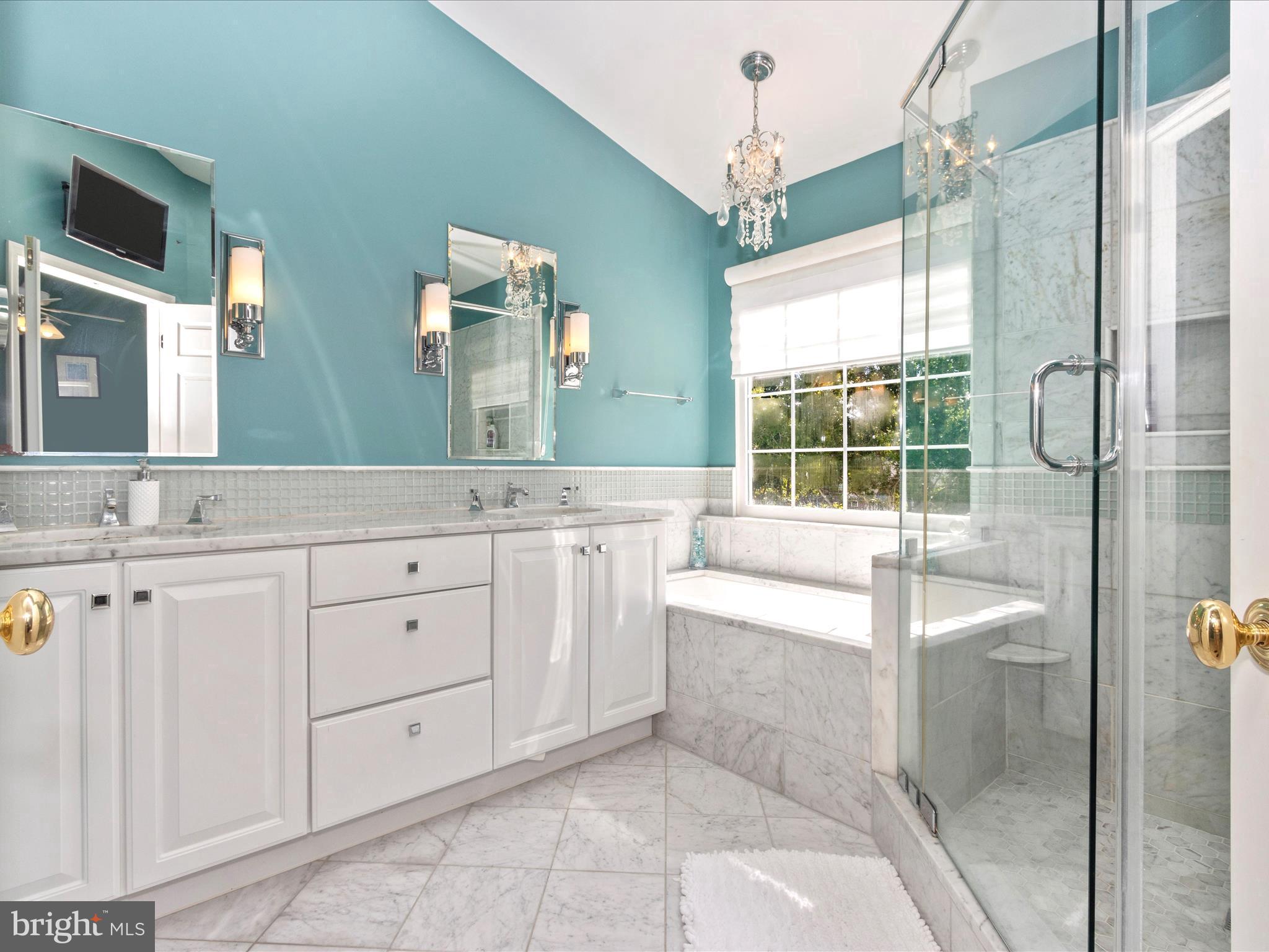 8422 Bells Ridge Terrace Potomac, MD 20854 - Photo 31 of 49 Primary Bathroom