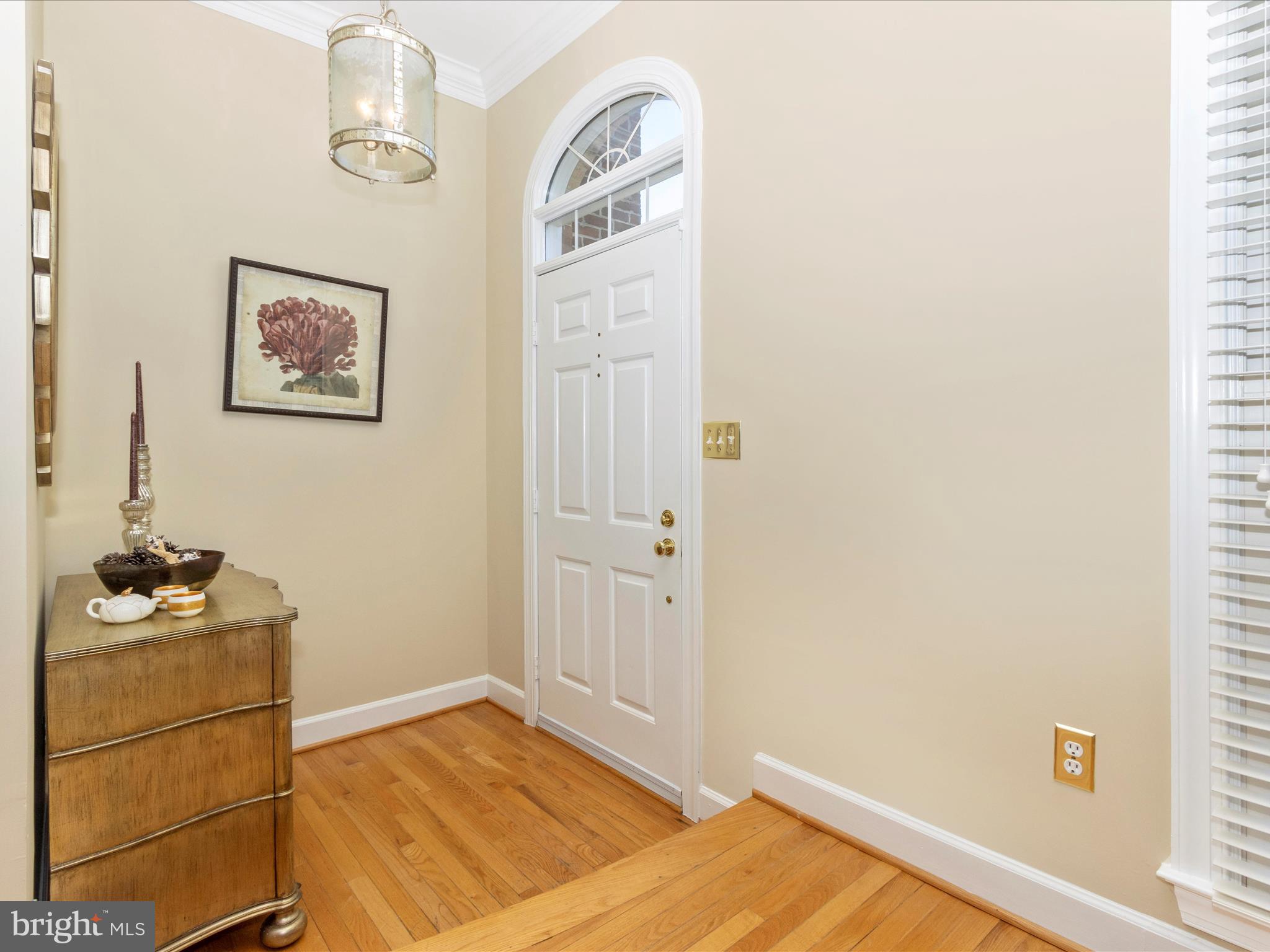 8422 Bells Ridge Terrace Potomac, MD 20854 - Photo 5 of 49 Entryway