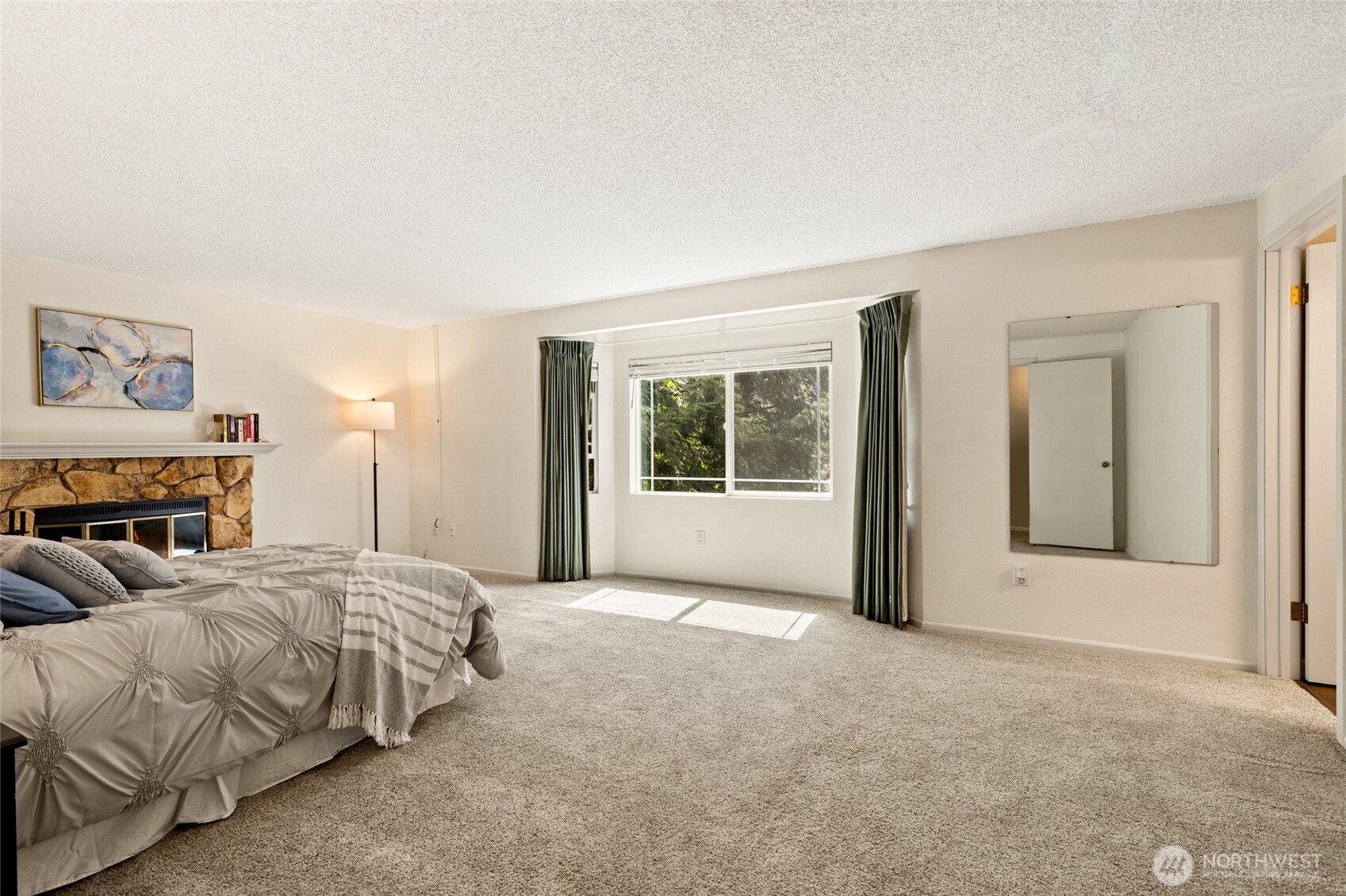 20817 29th Avenue Southeast Bothell, WA 98021 - Photo 22 of 40 a bed room with two twin beds in it