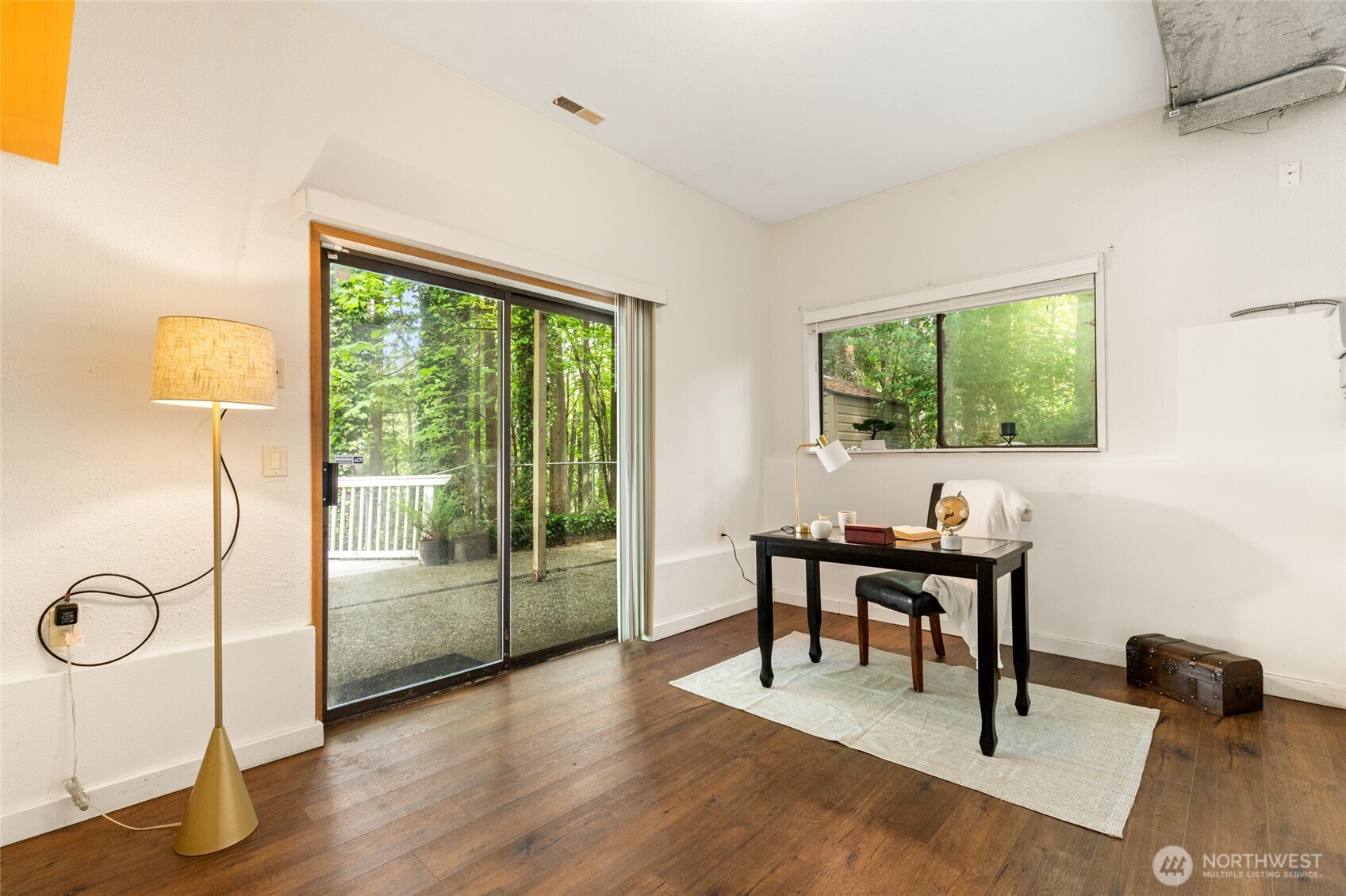 20817 29th Avenue Southeast Bothell, WA 98021 - Photo 34 of 40 a view of a livingroom with workspace and a window