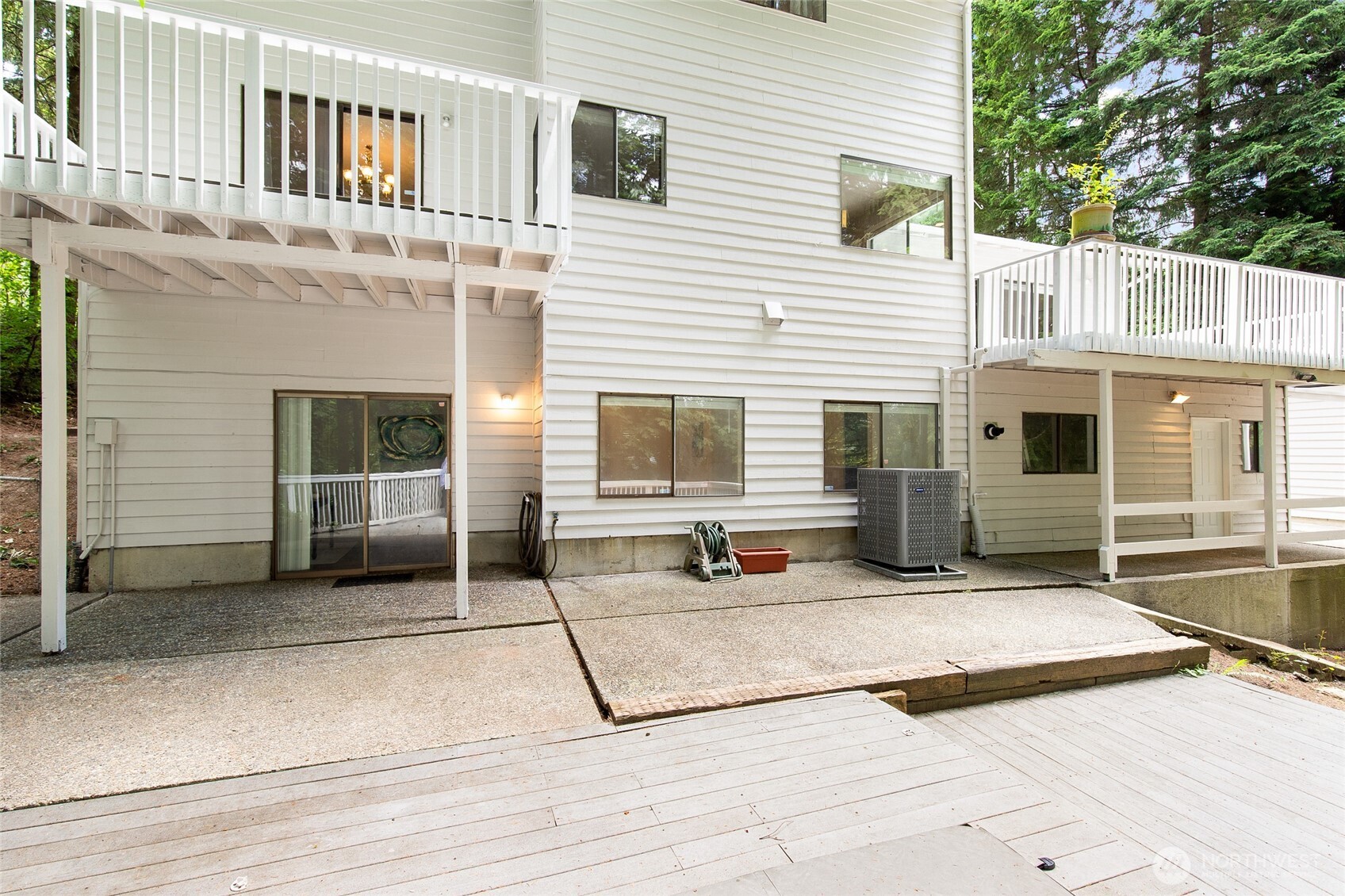 20817 29th Avenue Southeast Bothell, WA 98021 - Photo 38 of 40 a backyard of a house with seating space