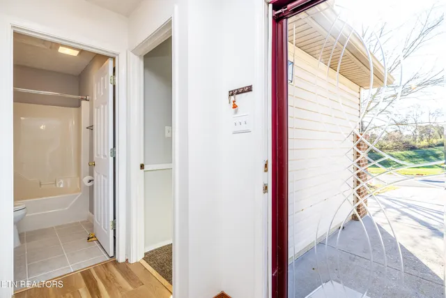 $269,900 | 2700 Glacier Way, Knoxville, TN 37924